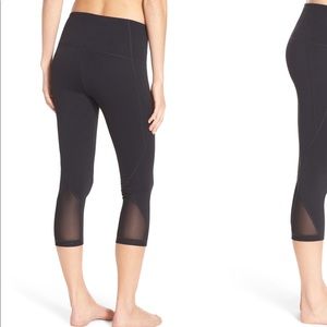 Zella Hatha high waist Capri leggings